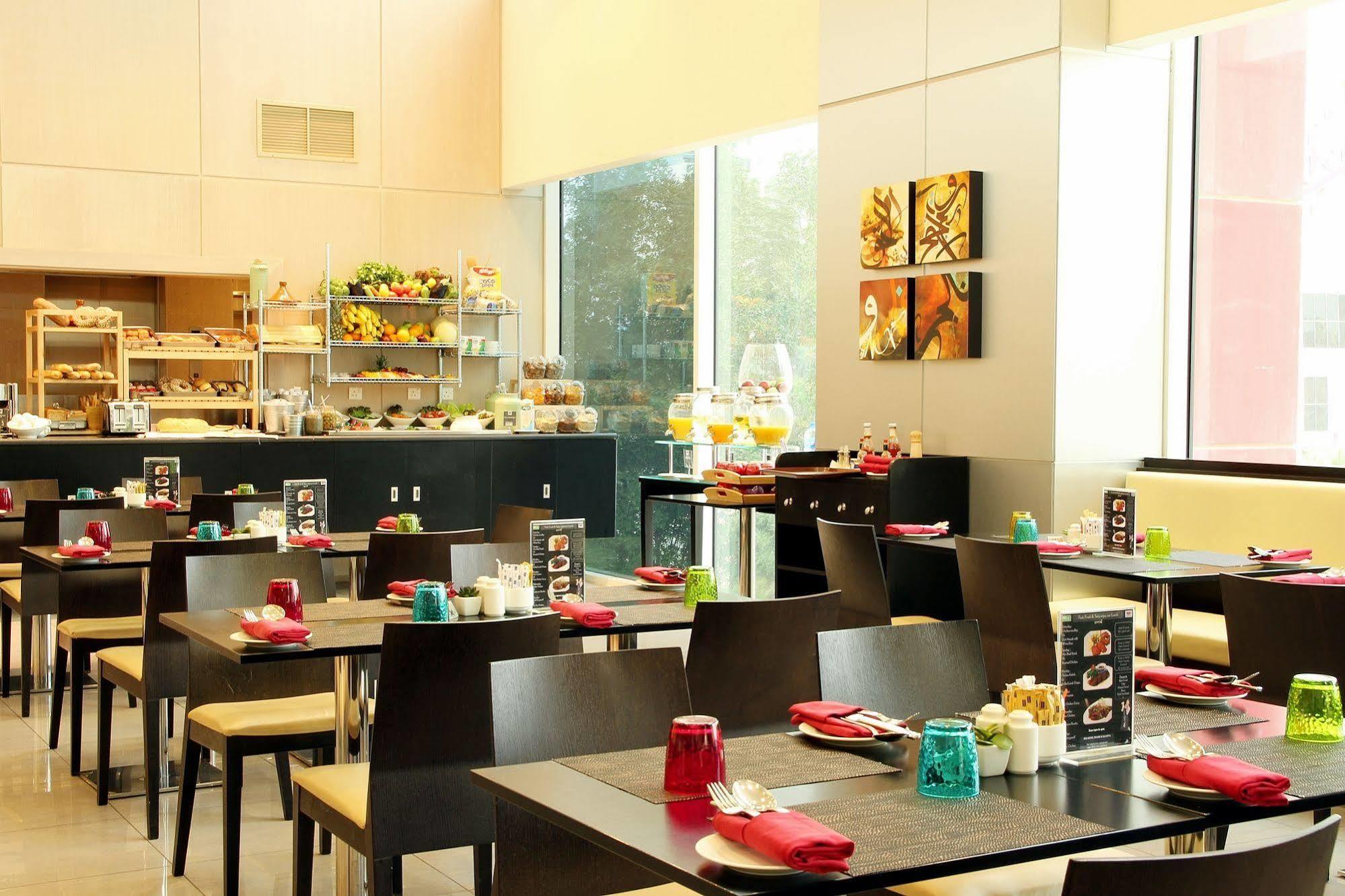 Ibis Sharq Hotel Koeweit Buitenkant foto