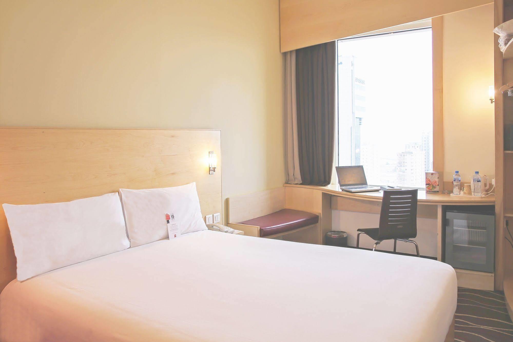 Ibis Sharq Hotel Koeweit Buitenkant foto